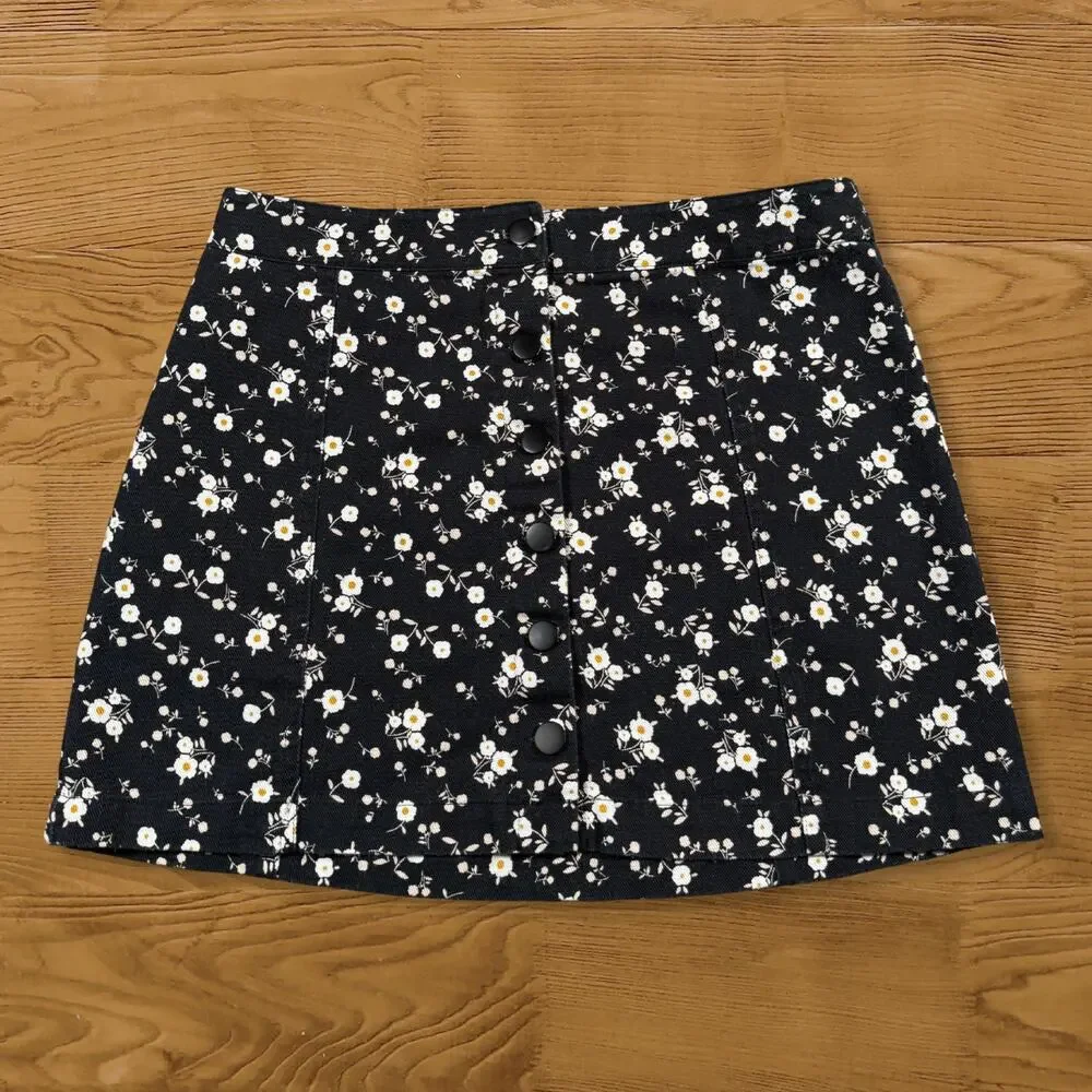 Sky and Sparrow Black Ditsy Floral Button Front High Waisted Mini Skirt Size 28
